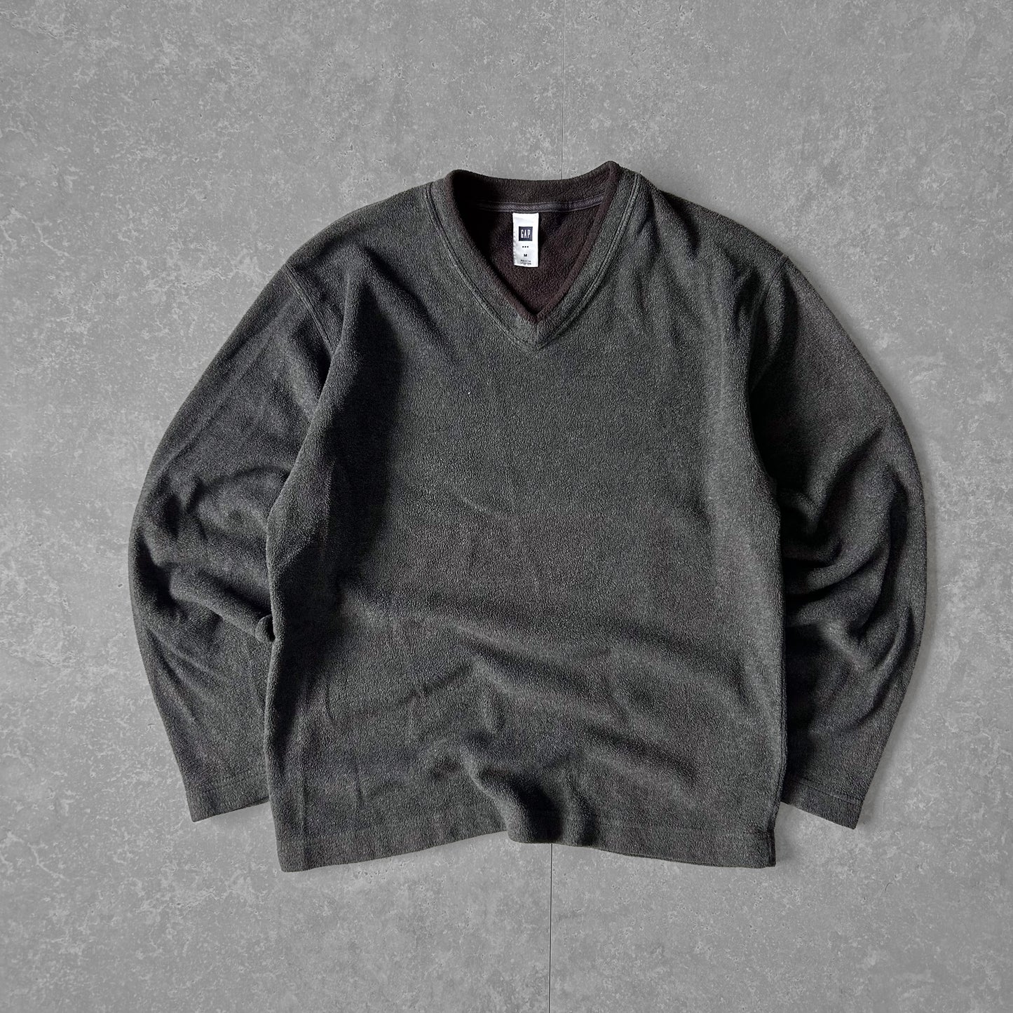 GAP V-Neck Fleece Pullover in Dark Grey