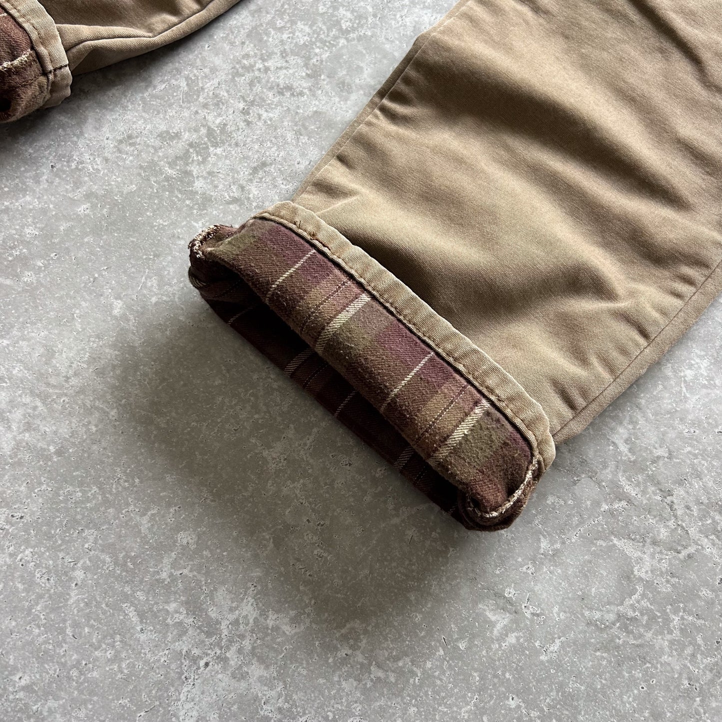 Lee Men's Relaxed Fit Chino Pants with Plaid Cuffs