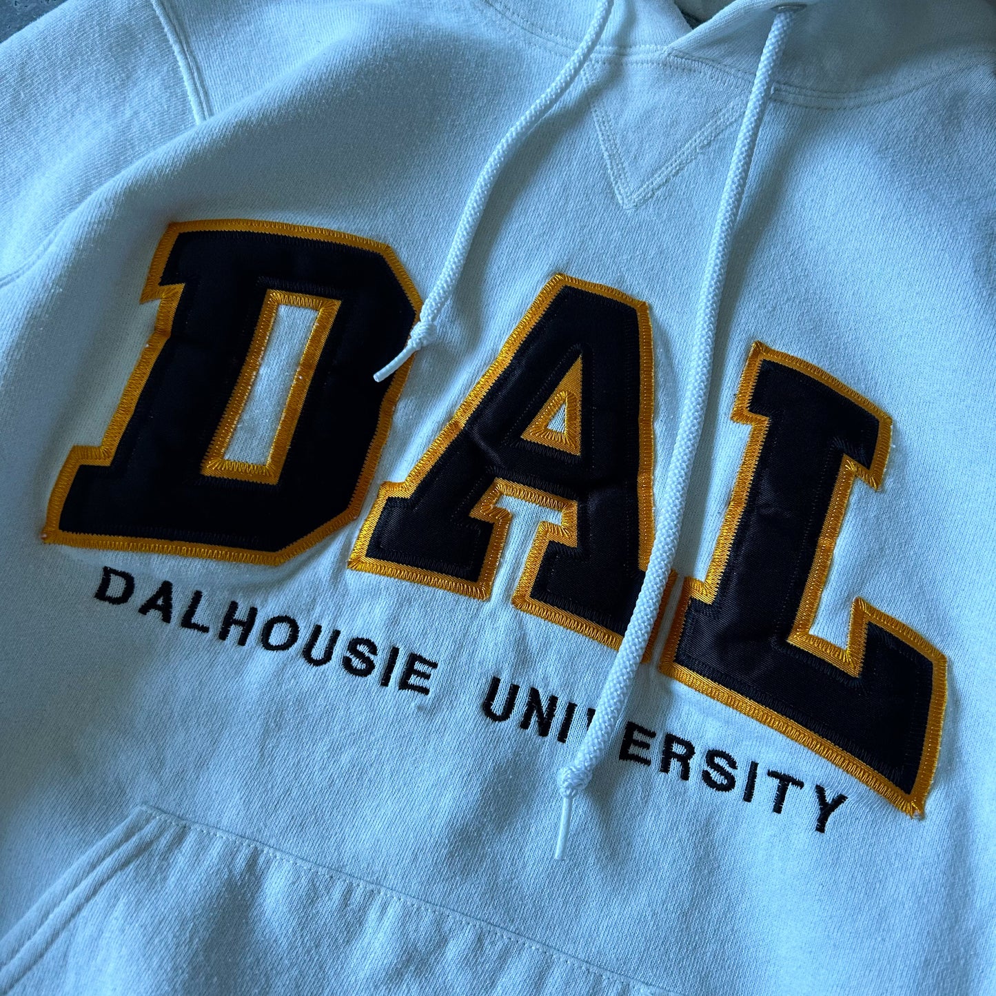 2000s - vintage russell athletic'dalhousie university' boxy embroidered hoodie
