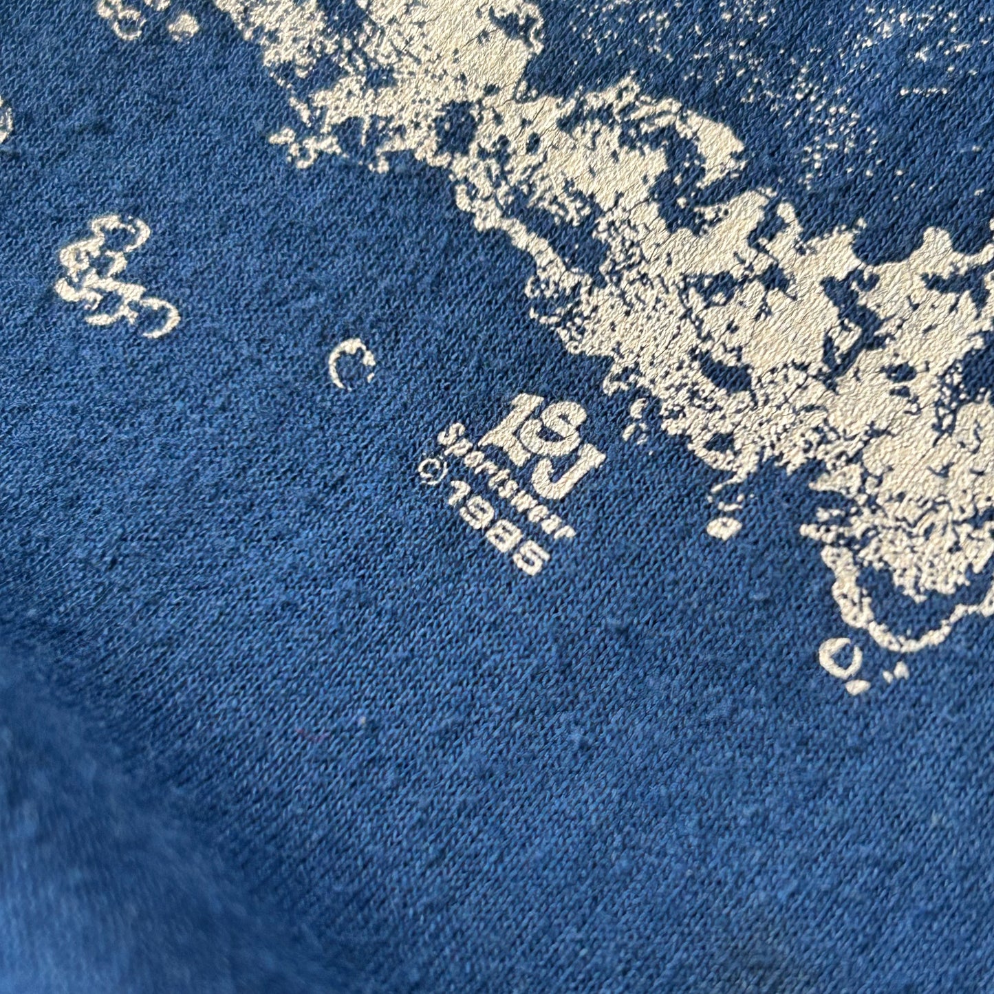 Vintage Single Stitch 1985 Jerzees Trout Fishing Graphic T-Shirt (Made in USA)