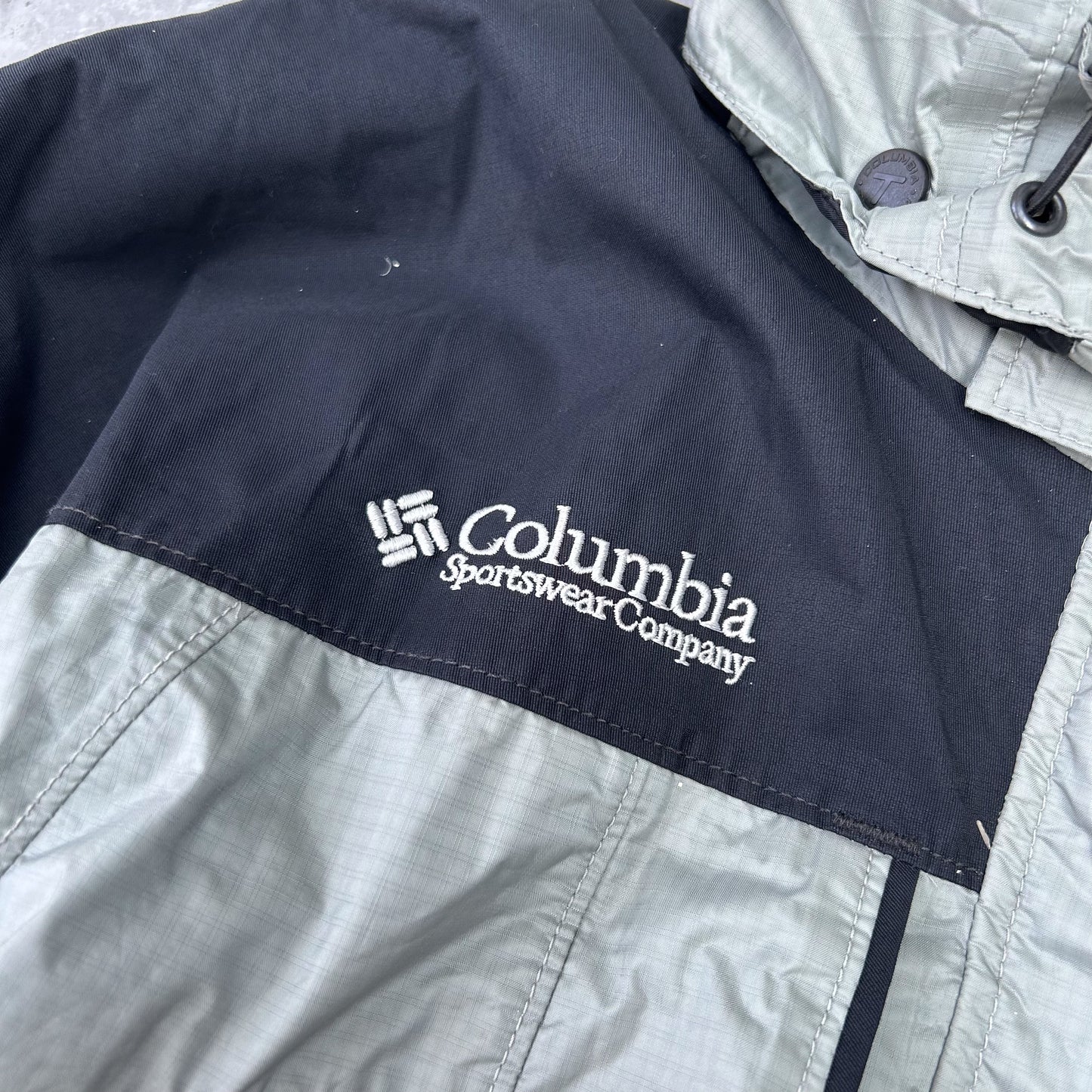 2000s Columbia Sportswear Company Women's Omni-Tech Waterproof Jacket