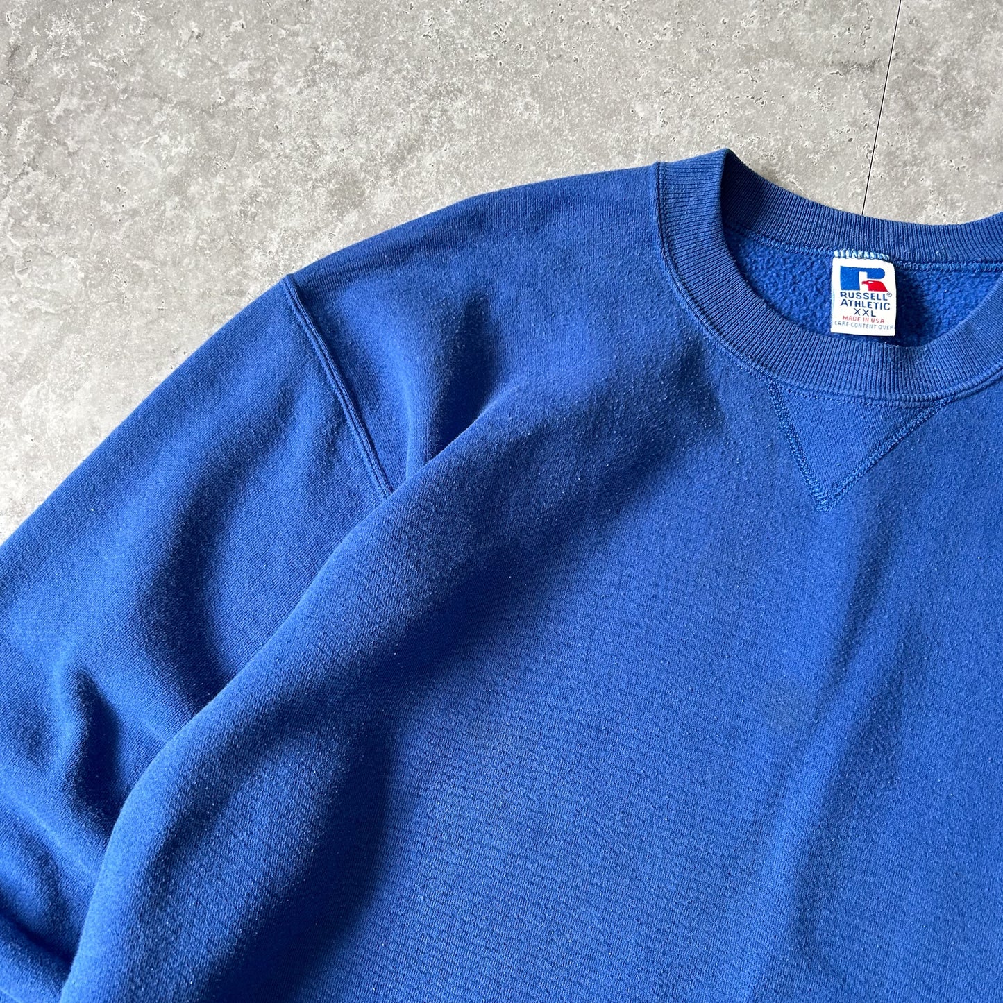 1990s - vintage russell athletic royal blue crewneck