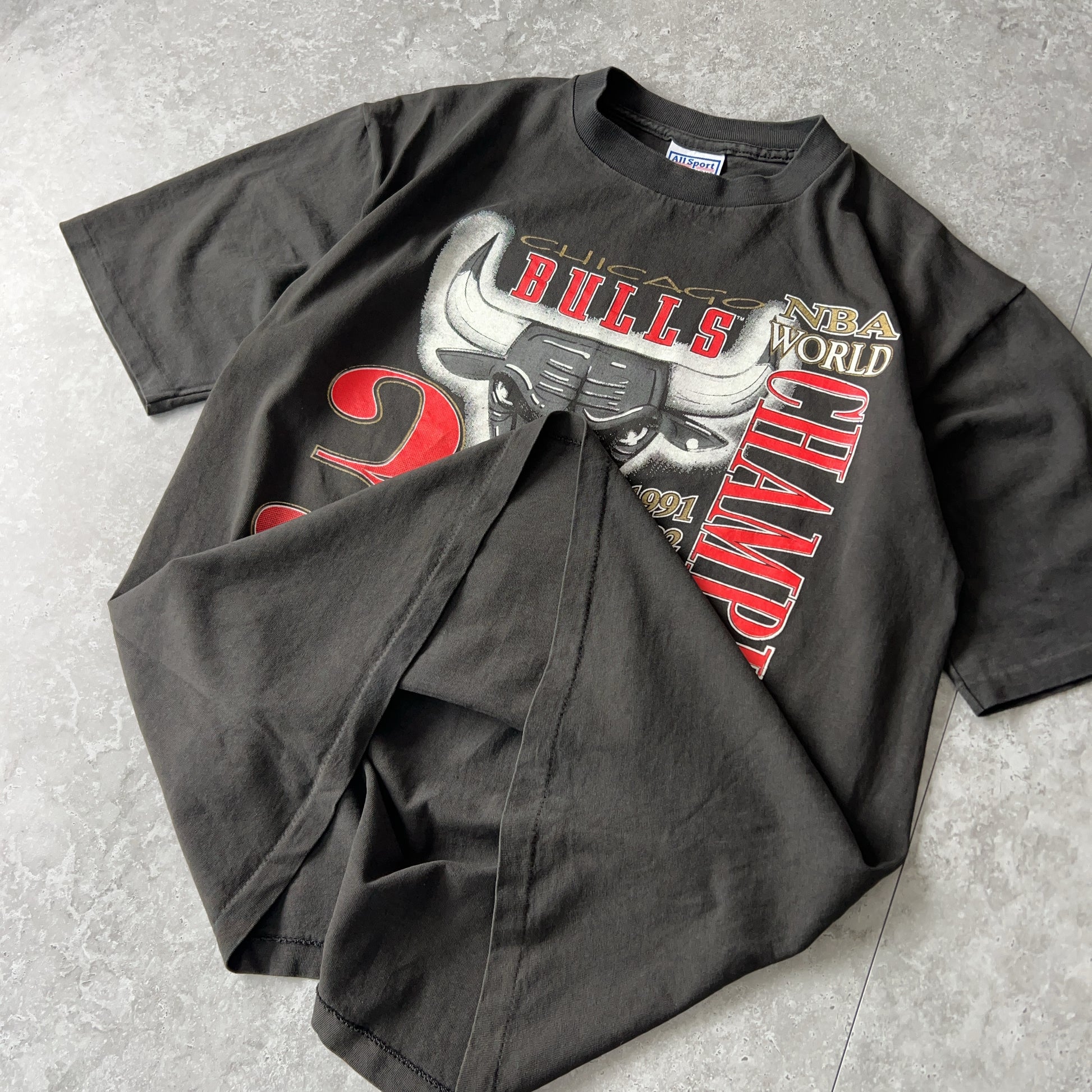 Vintage Men's Single Stitch All Sport Chicago Bulls 3-Peat Tee