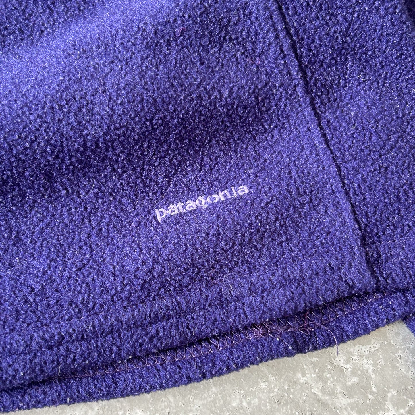 2000s - patagonia women's purple capilene fleece pullover