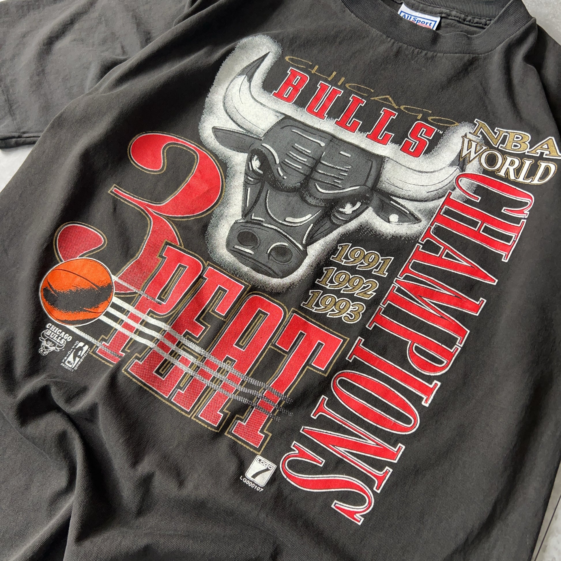 Vintage Men's Single Stitch All Sport Chicago Bulls 3-Peat Tee