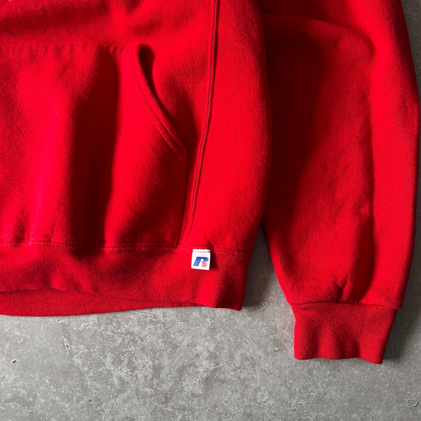 2000s - vintage russell athletic'tinton falls' boxy graphic hoodie